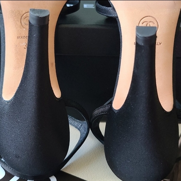 CHANEL BOW SATIN CC LOGO HEEL - Picture 7 of 9